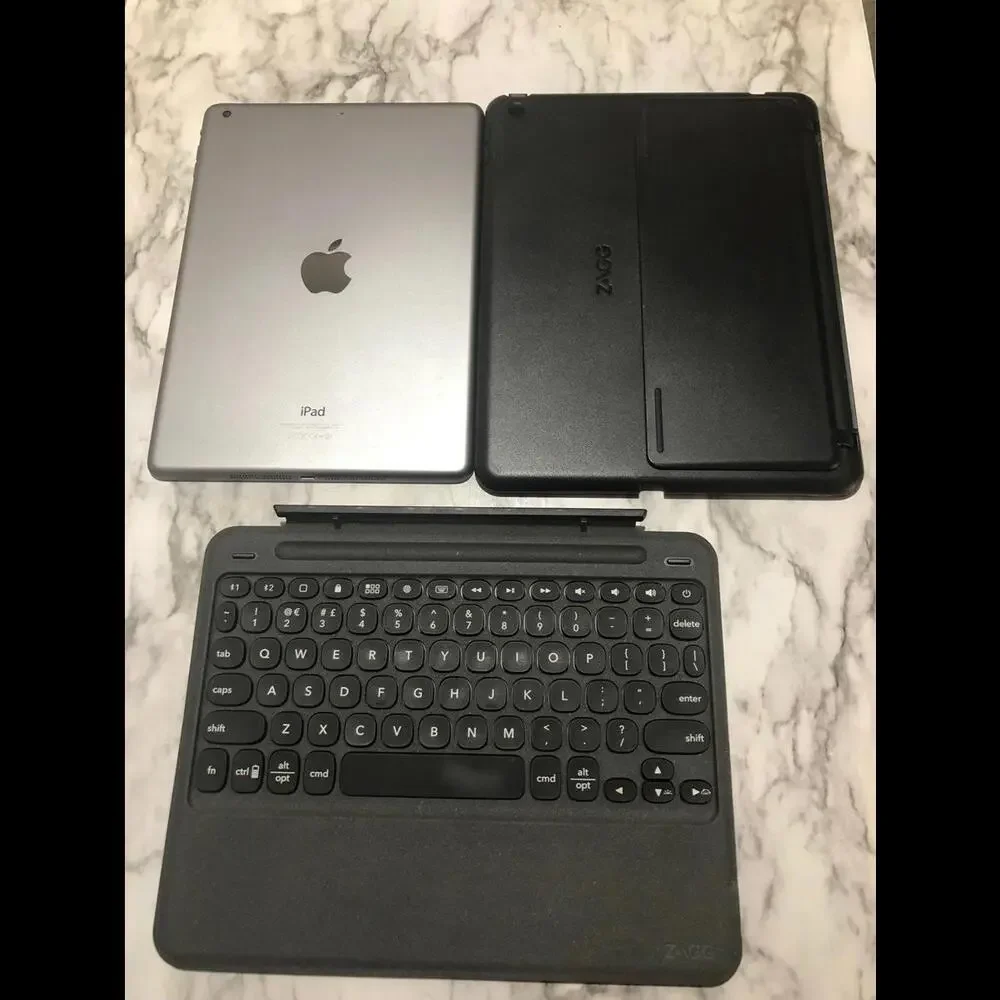 APPLE IPAD AIR 1 ST GENERATION 16 GB IN SILVER WITH ULTRA SLIM KEYBOARD & DETACH